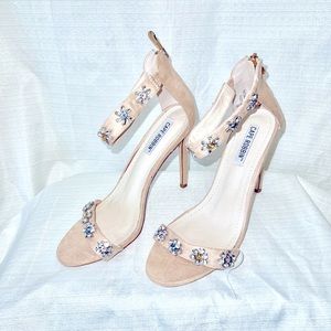 Rare* Cape Robbin Sued Jewel Sandal